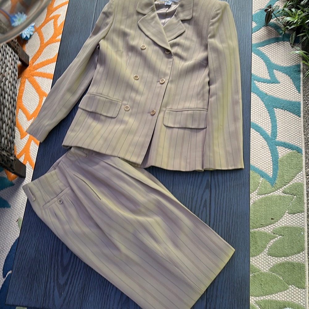 Jones New York Jacket & Pants Set